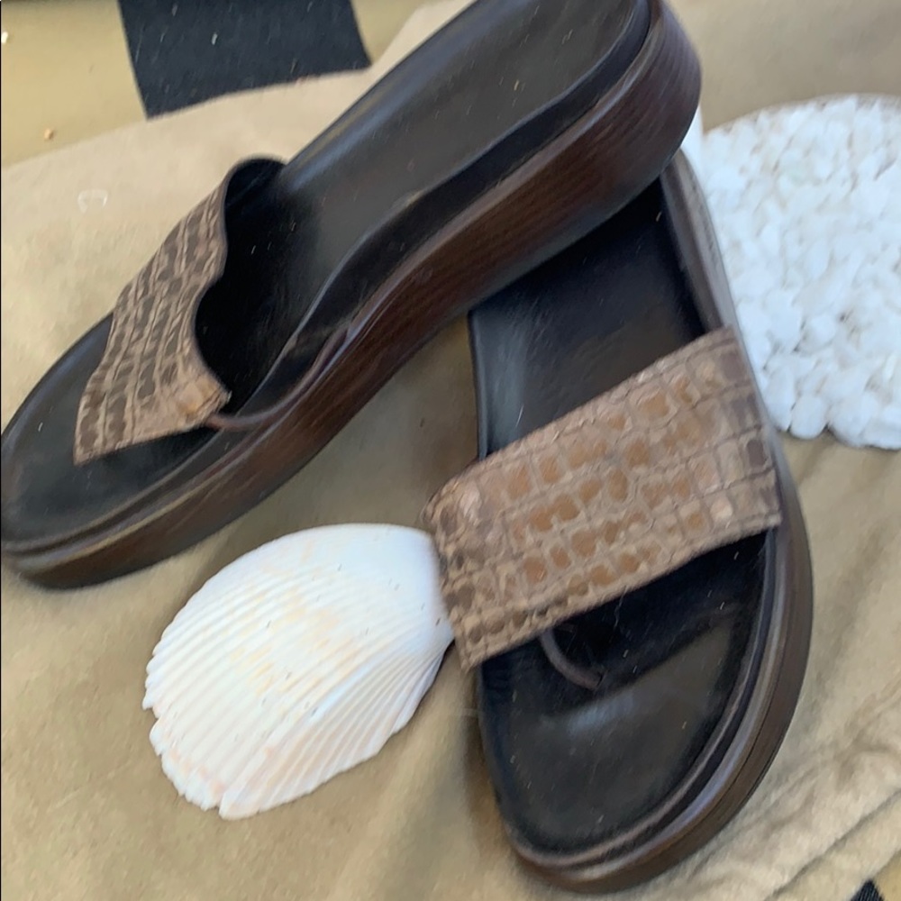 Sandals - Picture 2 of 4